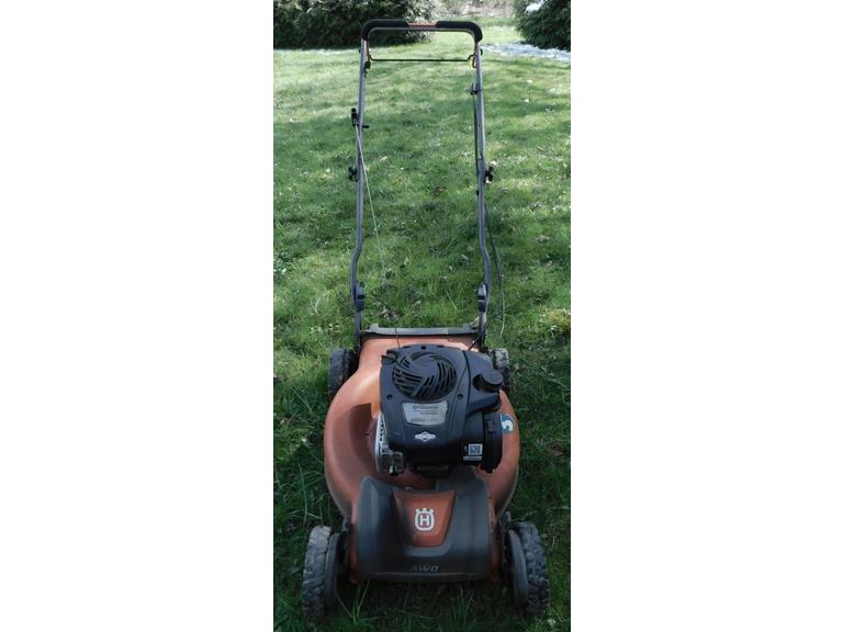 Route 8 Auctions | Husqvarna Mower